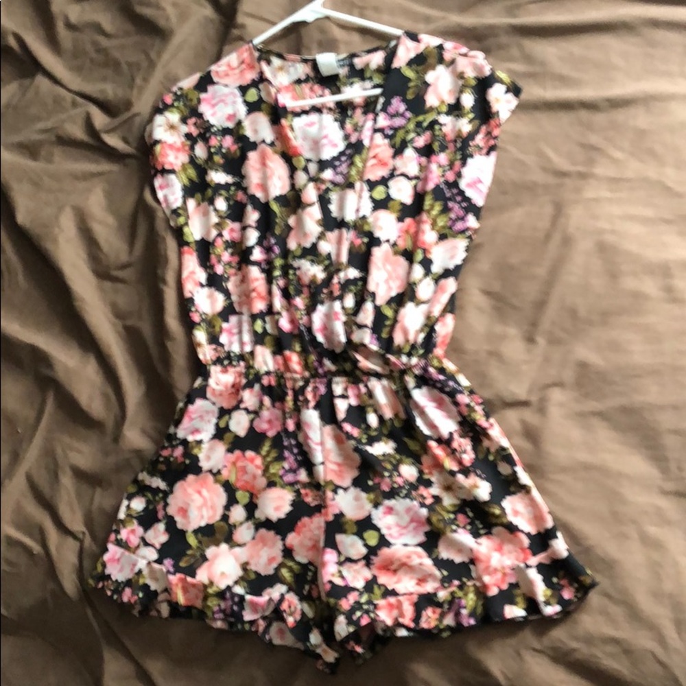 Super cute Romper